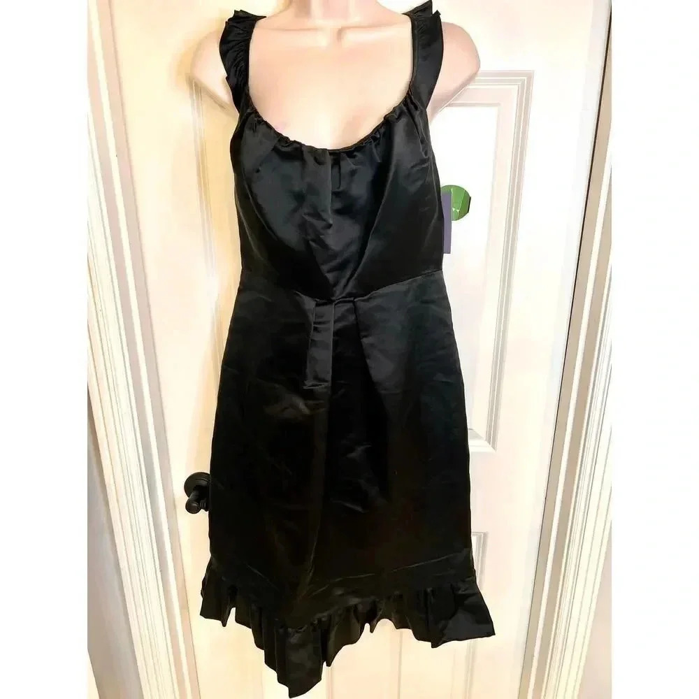 Vera Wang black 100% silk sleavless‎ dress ruffled bottom size medium 9/10 NWT